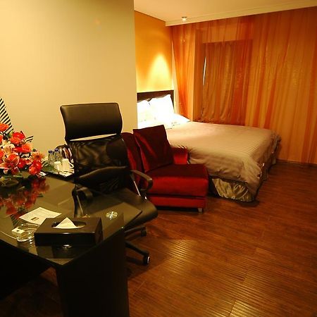 Fx Hotel Xujiahui - Shanghai Stadium Branch Esterno foto