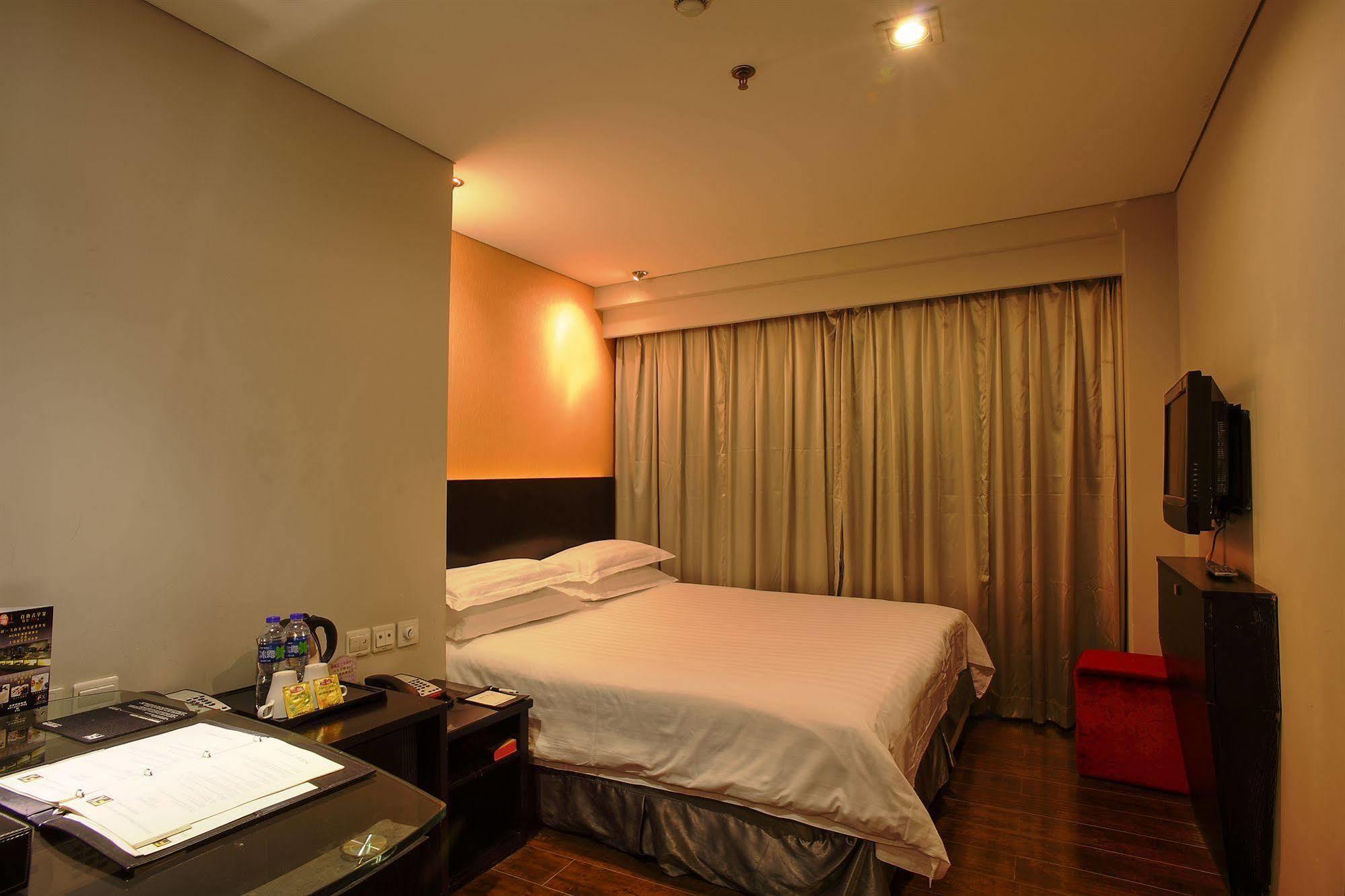 Fx Hotel Xujiahui - Shanghai Stadium Branch Esterno foto