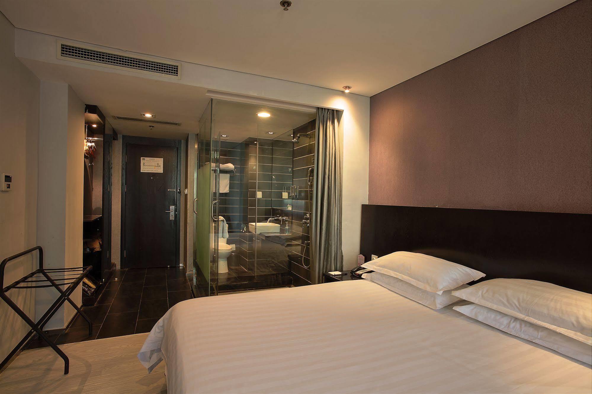 Fx Hotel Xujiahui - Shanghai Stadium Branch Esterno foto
