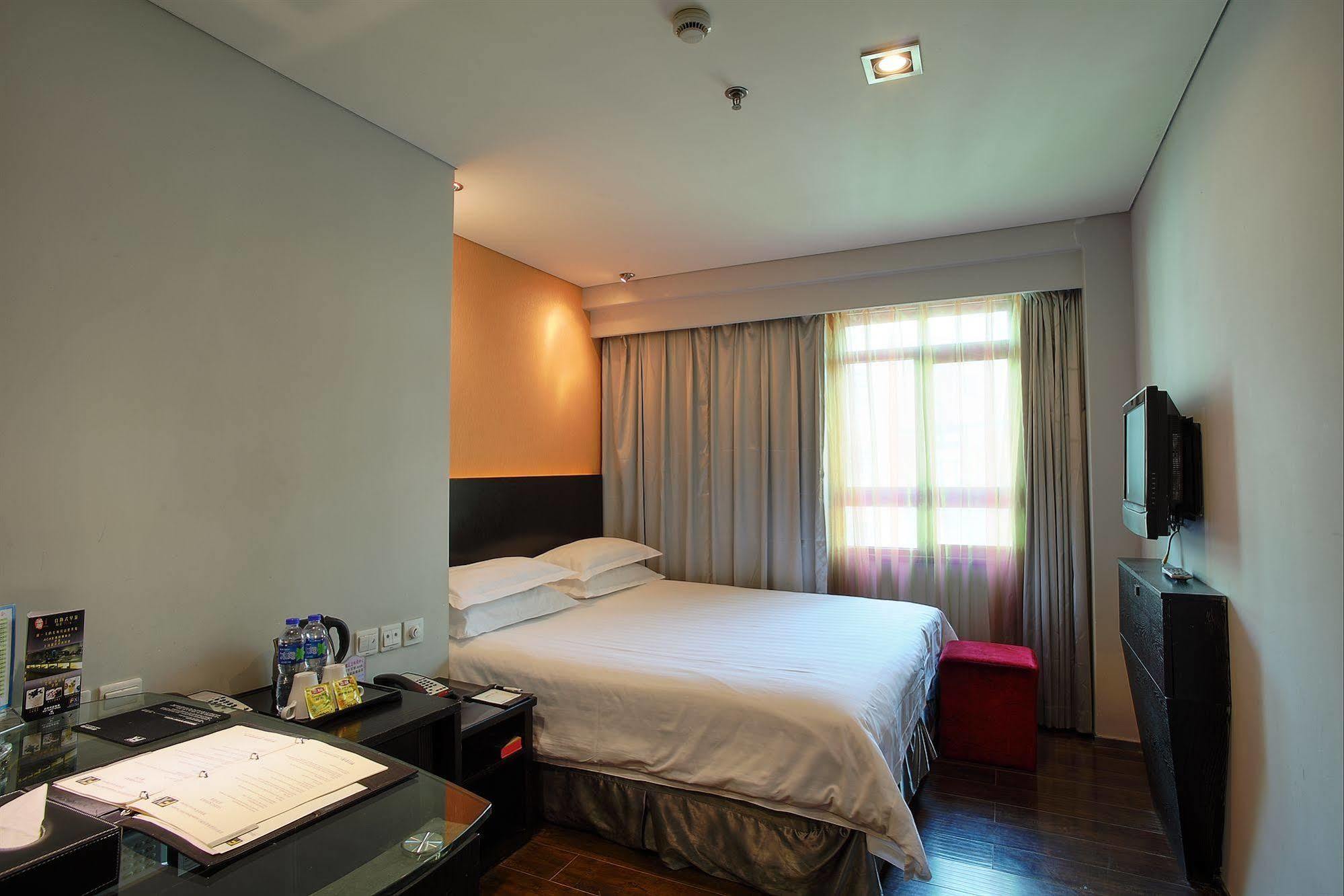 Fx Hotel Xujiahui - Shanghai Stadium Branch Esterno foto